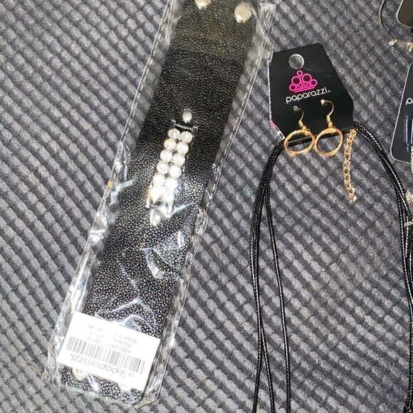 Paparazzi huge lot of new jewelry bracelets necklaces earrings - Picture 5 of 11